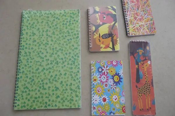 Notizbücher mit Metallringen (div. Preise)