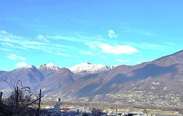 Bauland mit Bauprojekt und Aussicht / terreno con lizenca ed