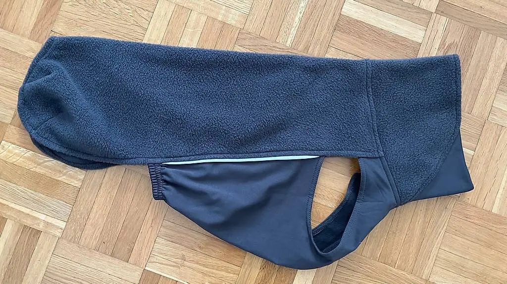 Hundefleece Modell Pomppa