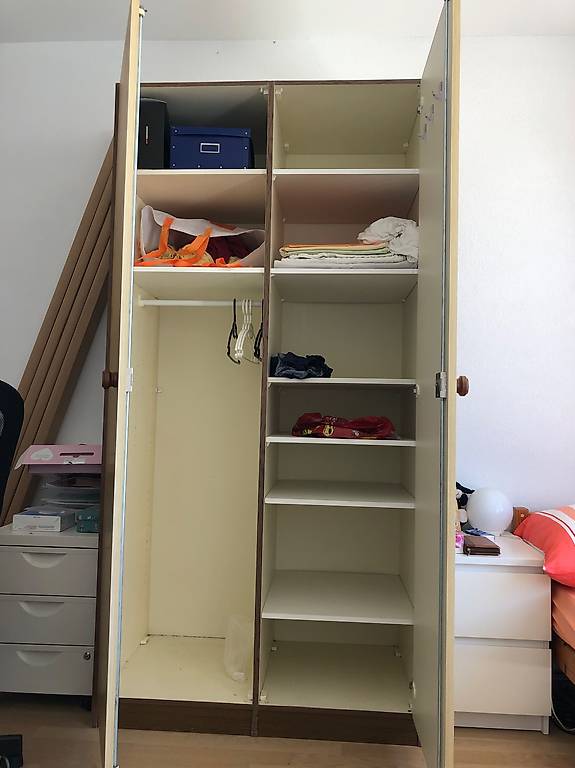 Kleiderschrank gratis abzugeben