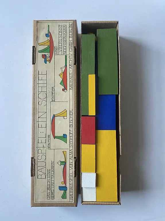 Bau-Spiel - Jeu de construction