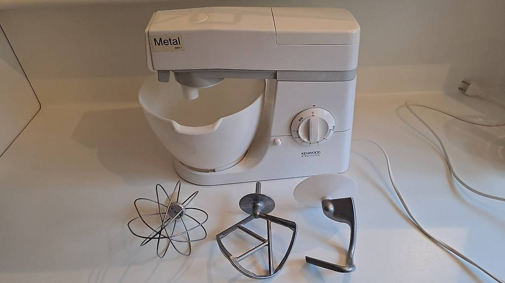 Kenwood Chef KM201, Küchenmaschine mit Zubehör, gebraucht