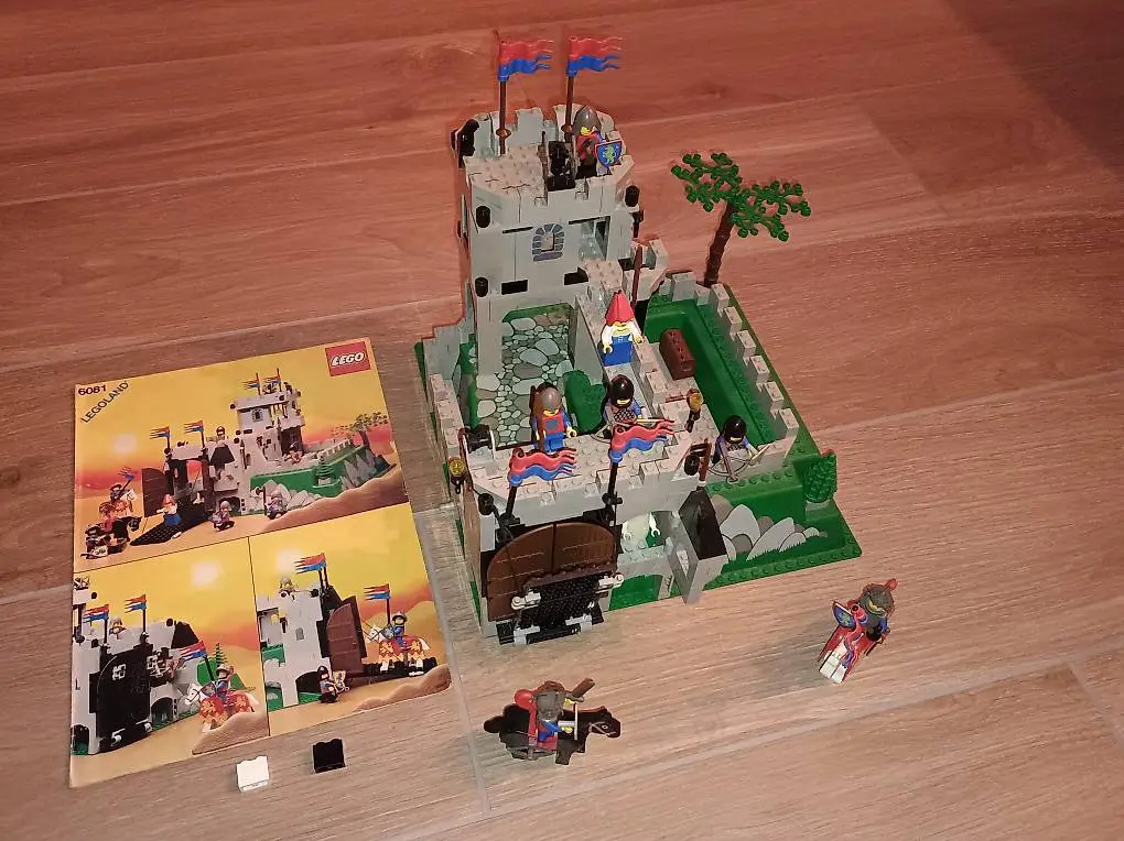 LEGO CASTLE 6081 Kings Mountain Fortress 100% Komplett