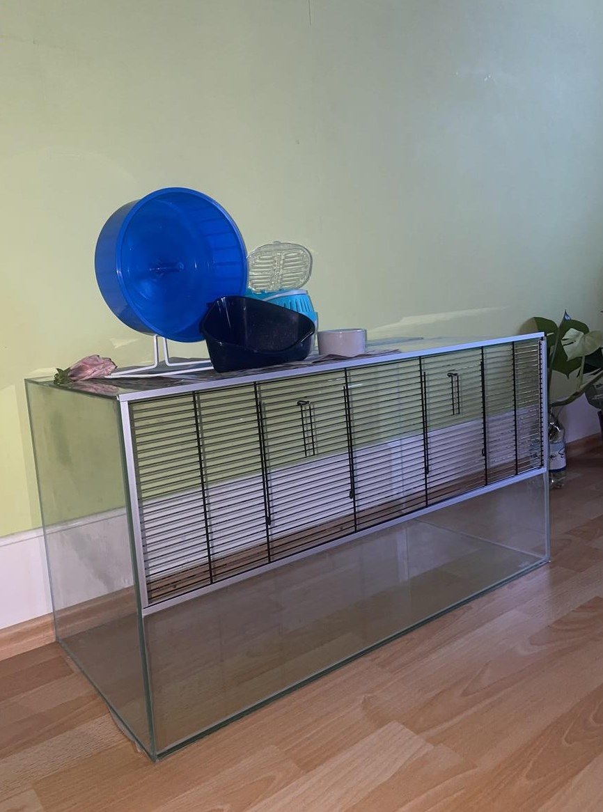 Hamstergehege mit Utensilien zu verkaufen