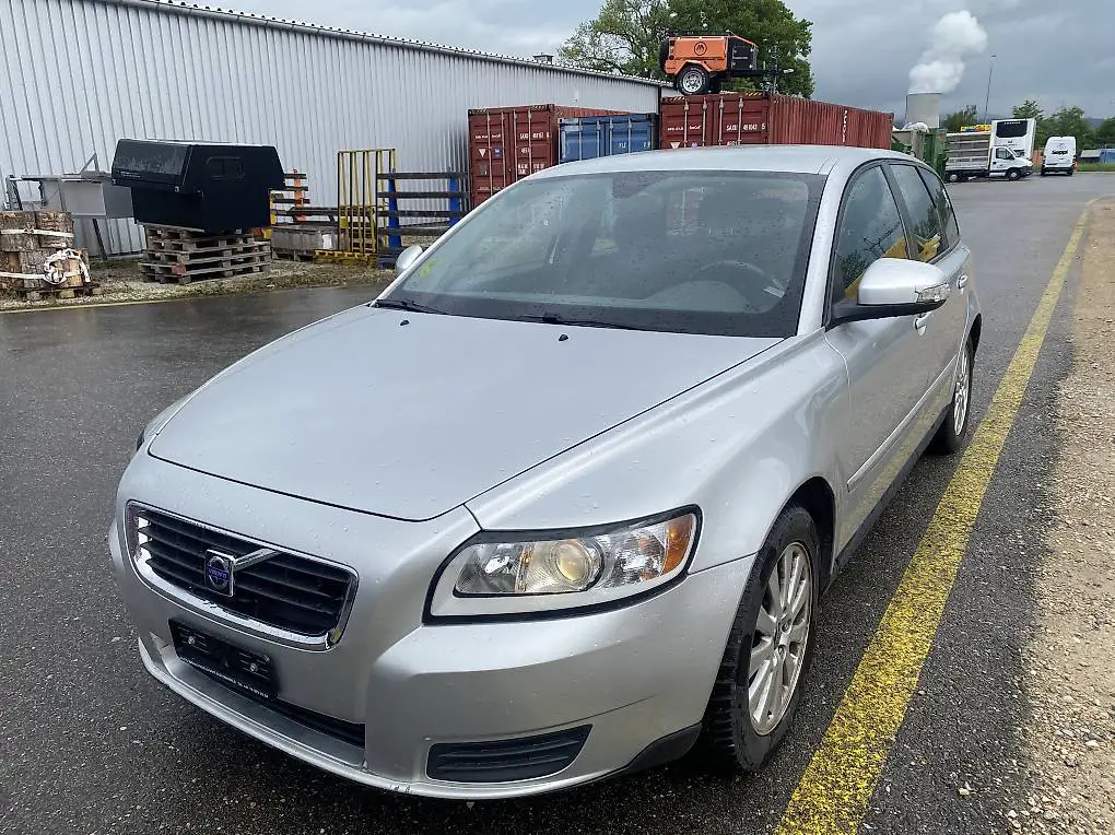 Volvo V50 2.4i Automat, 2009, 230Tkm, MFK 1.2025