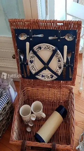 Picknick Korb mit Inhalt