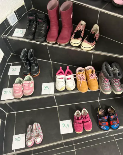 Kinder Schuhe
