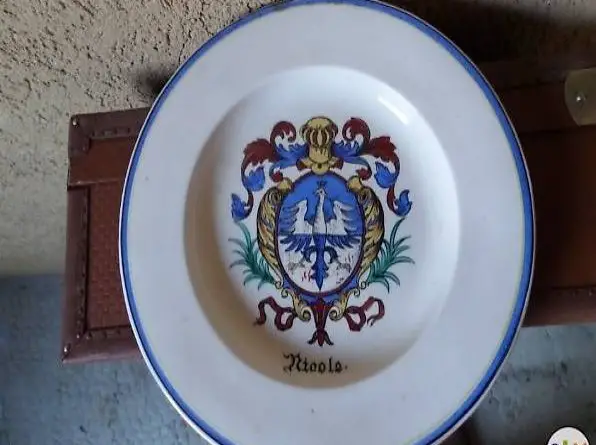 Porcelaine assiette généalogique famille "Nicole" Chenit