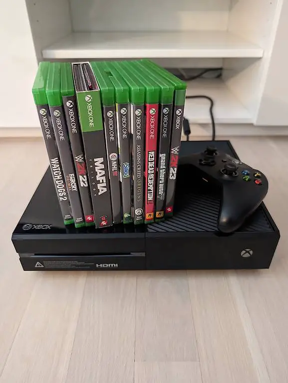 XBOX ONE inkl. Controller und Games