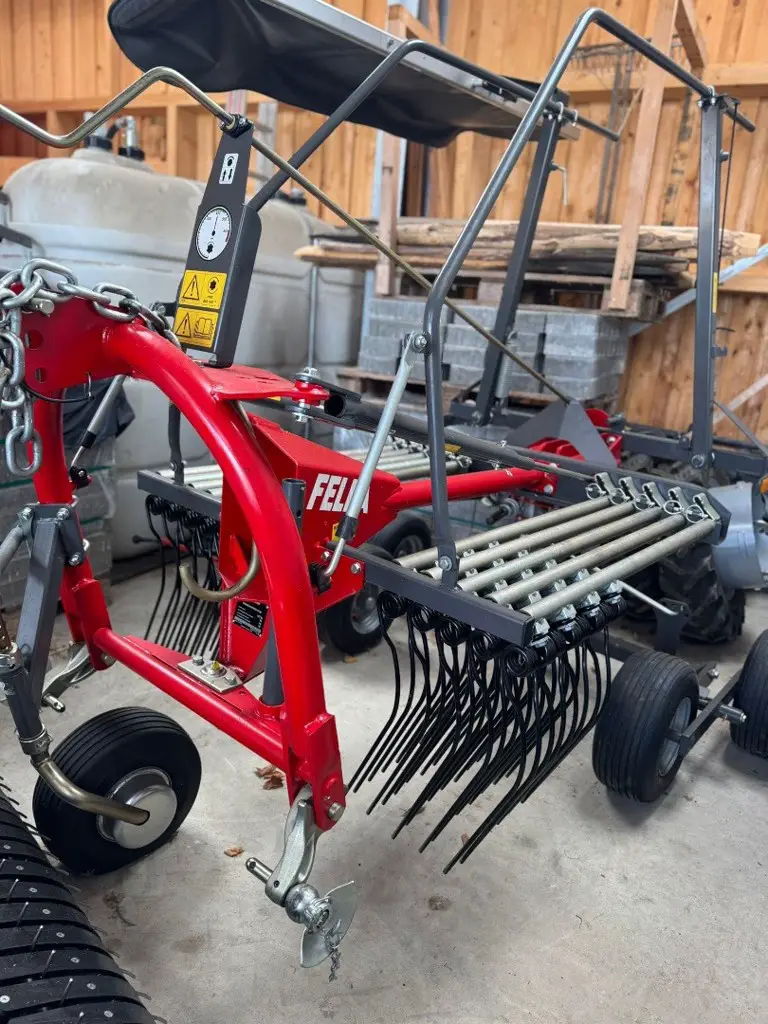 Kreiselschwader Fella Juras TS 351 DN