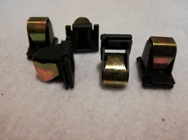 Neu Klemmstück Scheinwerfer Lancia Delta EVO