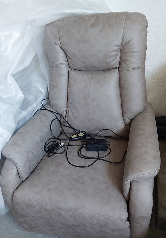 Fernsehsessel mit Aufstehhilfe