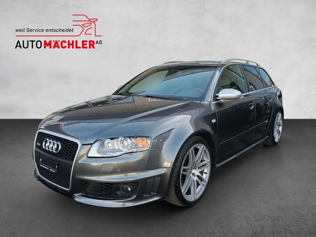 AUDI RS4 Avant 4.2 V8 quattro
