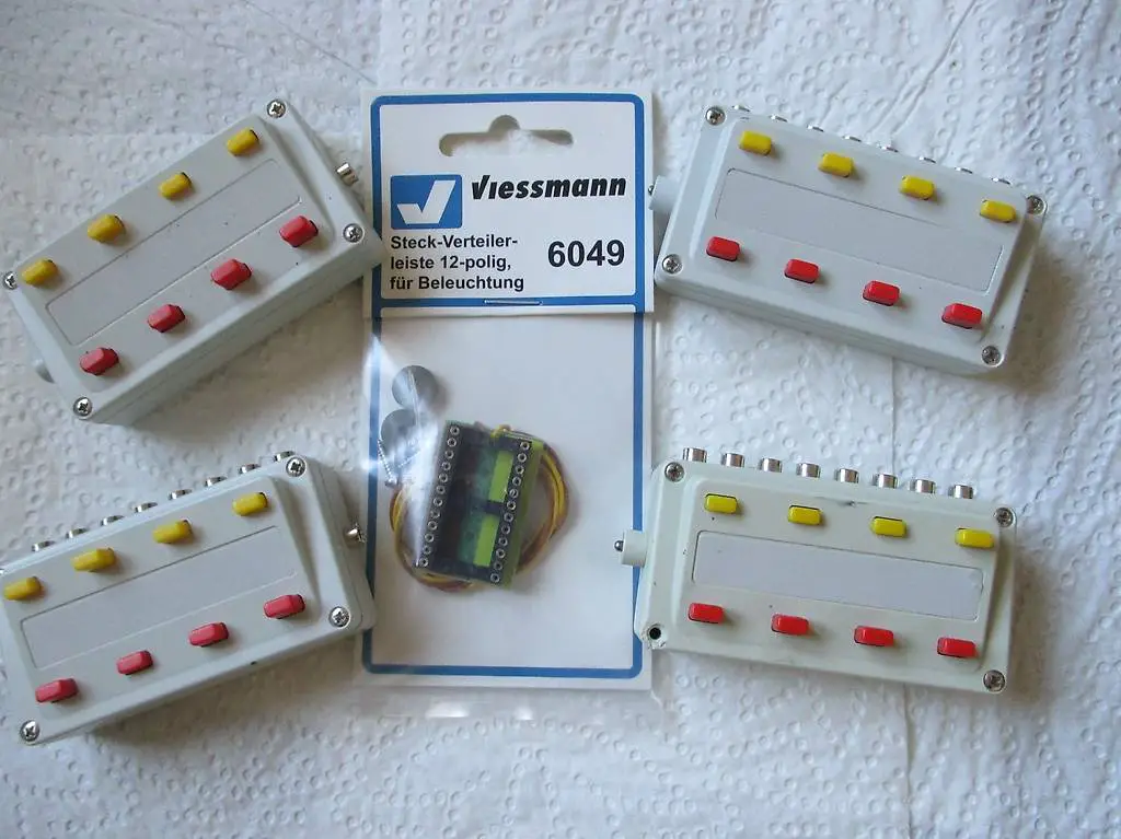 Schaltpult und Verteilerleiste