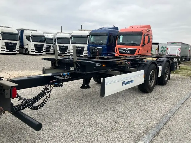 KRONE, ZZW18EL hochgekuppelt, Wechselrahmen / Containerchassis