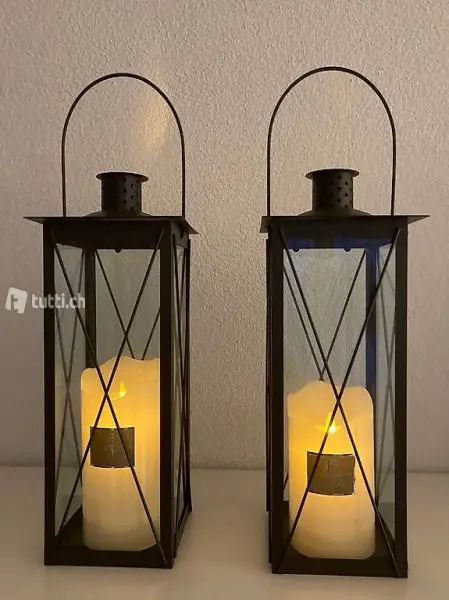 Laterne anthrazitfarbig aus Metall mit Glas