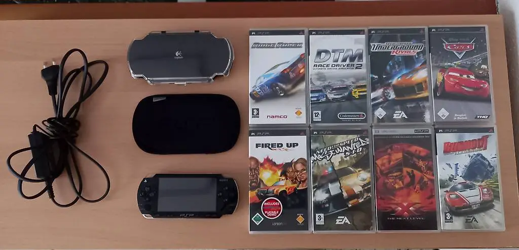 PSP Sony mit 8 Spielen