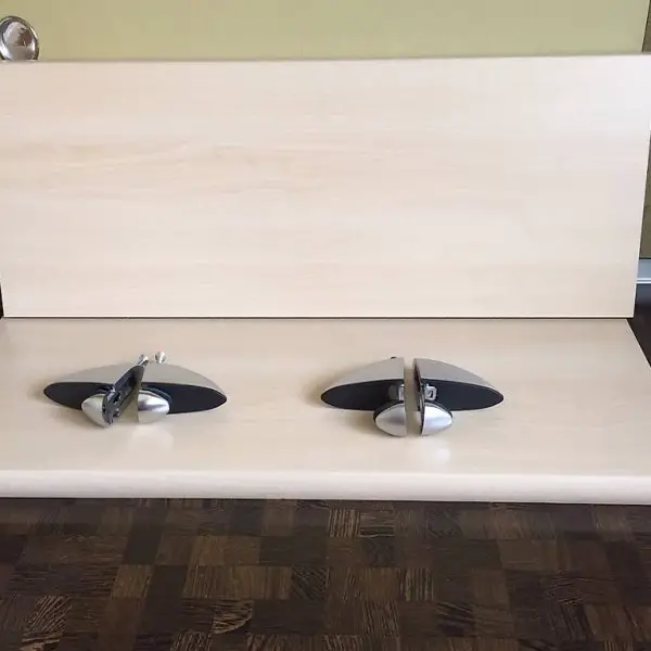 2 SCHWEBE-WANDREGALE HELLHOLZ, FOURNIERT