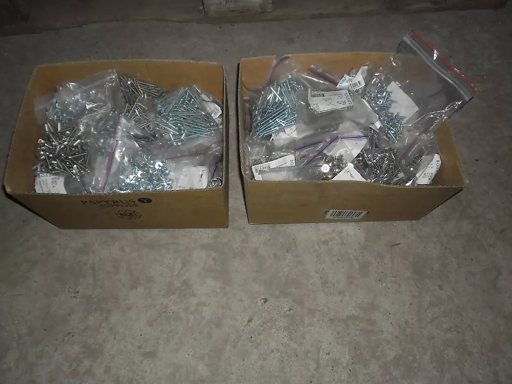 Schrauben im Plastikbeutel