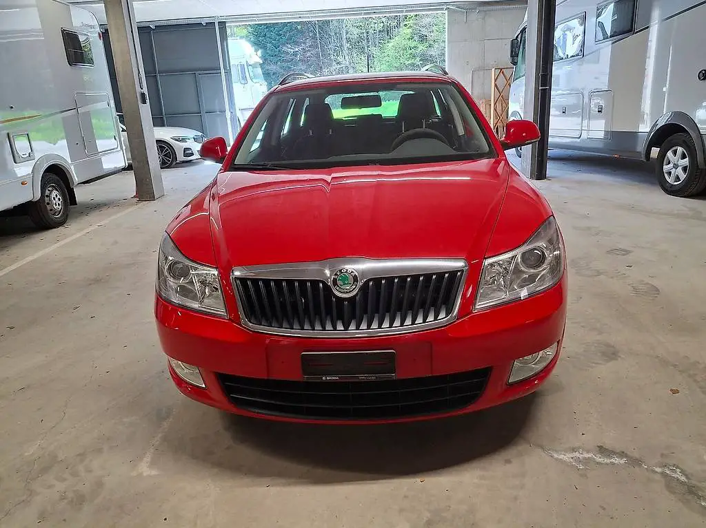 SKODA Octavia Combi 2.0 TDI Ambition 4x4 DSG / Frisch ab MFK