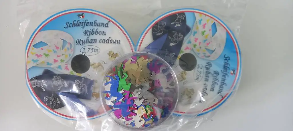 Geschenkbänder mit Pferdemotiv