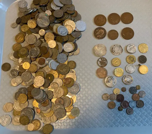 Los von Münzen gemischt