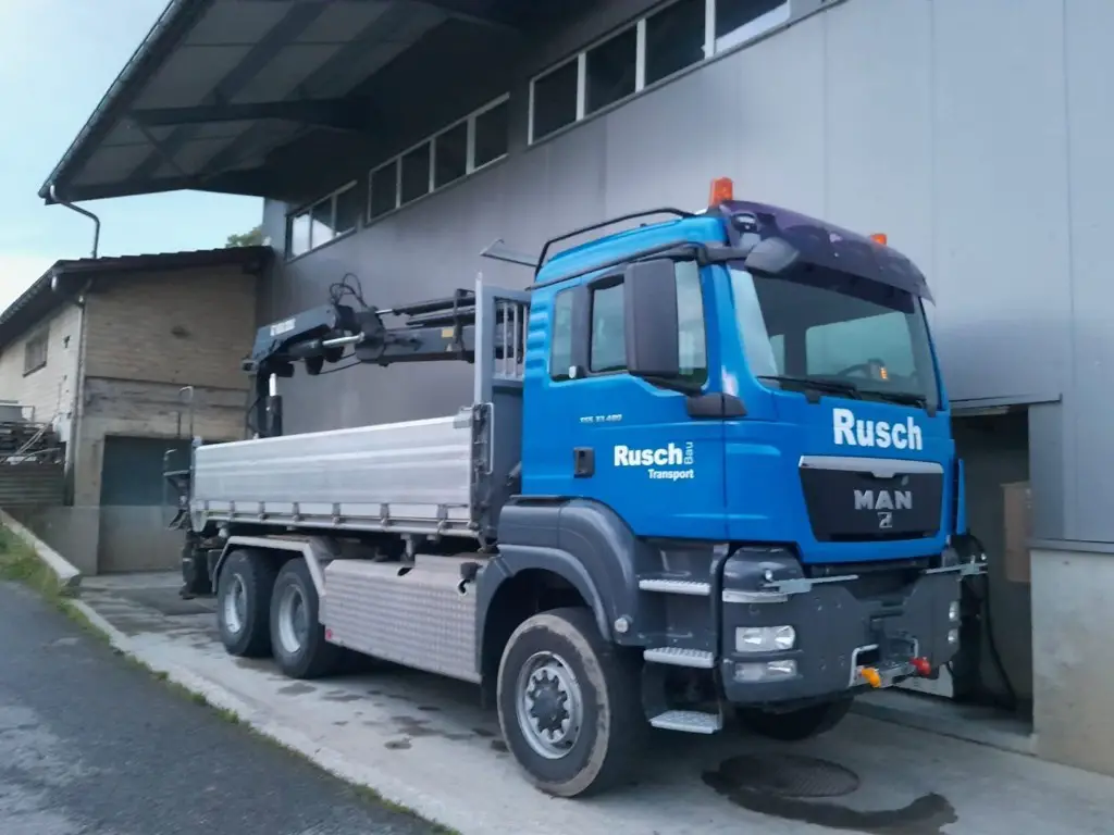MAN 3 Achs Allrad mit Dreiseitenkipper und Heckkran