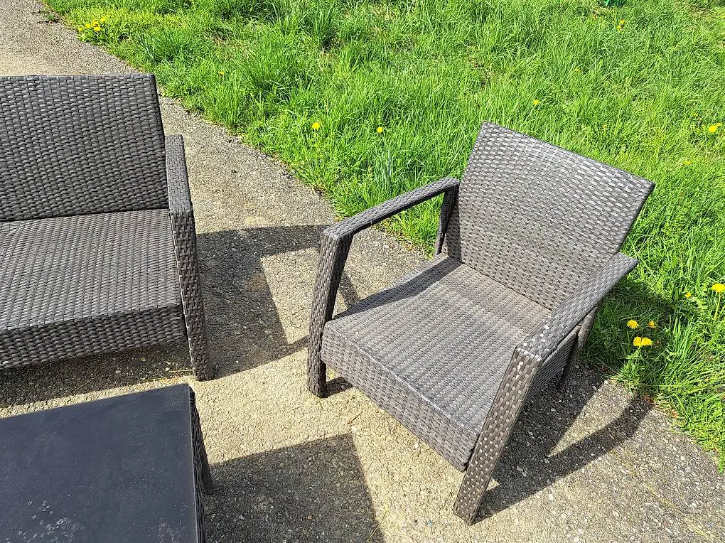 Rattan Einzelsessel + Tisch mit Glasplatte