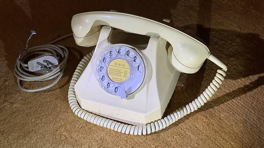 Telefon mit Wählscheibe aus den 60/70ern