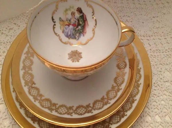 1 Sammeltasse vergoldet