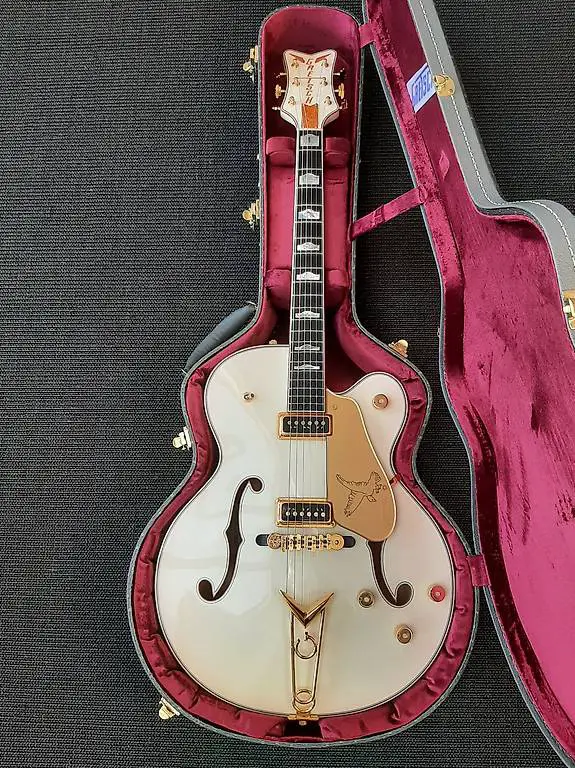 Gretsch USA Custom Shop Masterbuilt G6136 White Falcon NOS