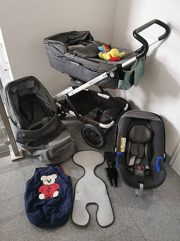 Top Kinderwagen Britax Römer Go Big mit sehr viel Zubehör