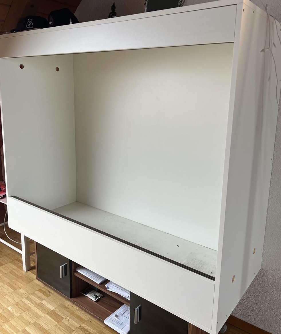 Terrarium selbstgebaut abzugeben, ist aber noch nicht ganz fertig