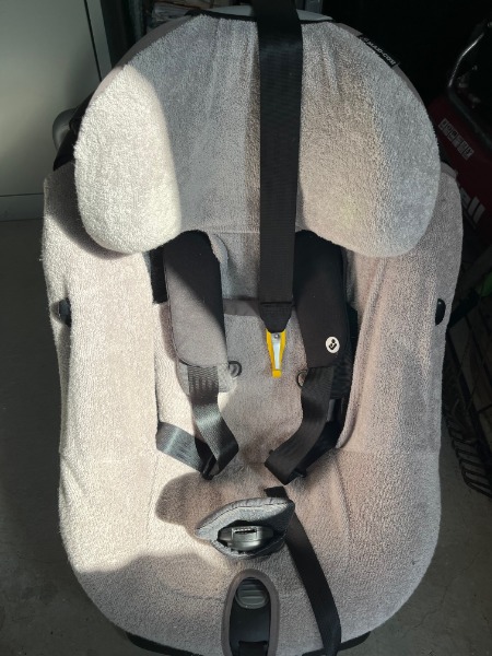 Maxi Cosi AssisFix schwarz inkl. Zubehör (neuwertig)