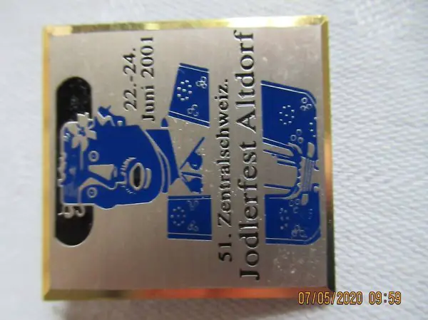  Abzeichen, Plakette, Anstecker, Medaillon, 2001