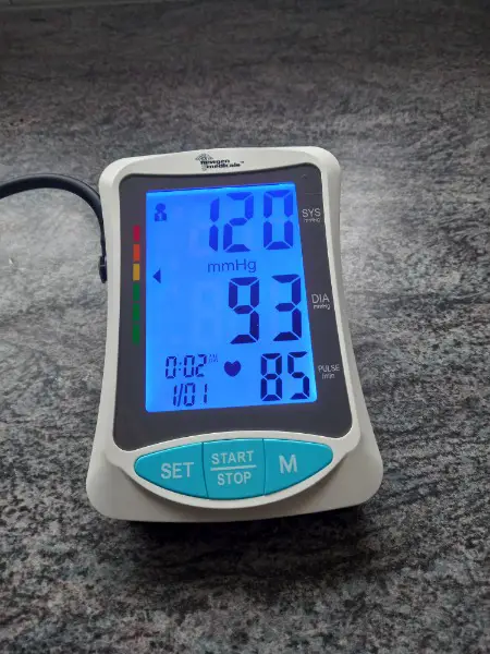 Blutdruckmessgerät, selten gebraucht