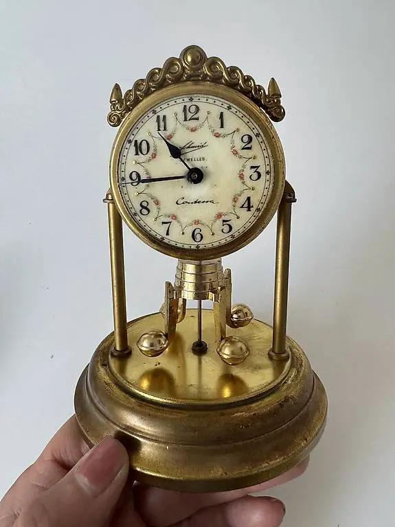 Diverse alte Uhren zu verkaufen