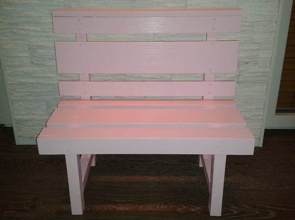 Kinderbank aus Massivholz als Geburtsgeschenk