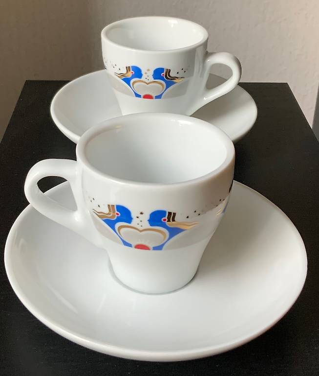 Espresso-Tassen mit Unterteller