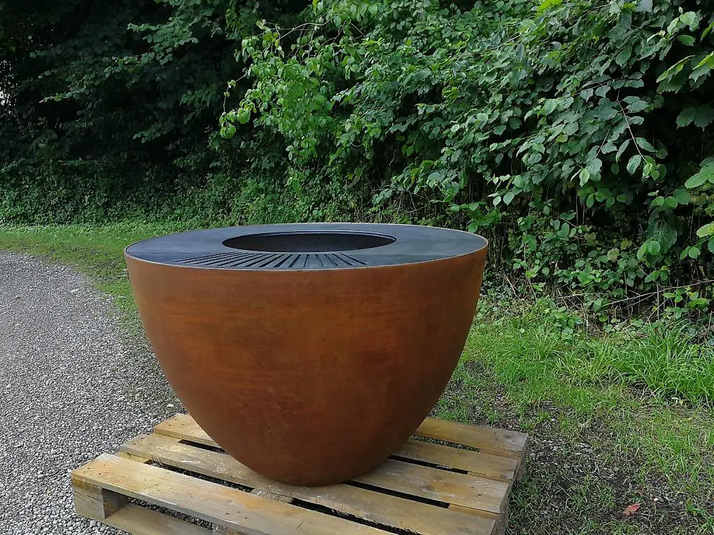 Feuerkugel / Feuerschale hohe Ausführung vom Fachmann