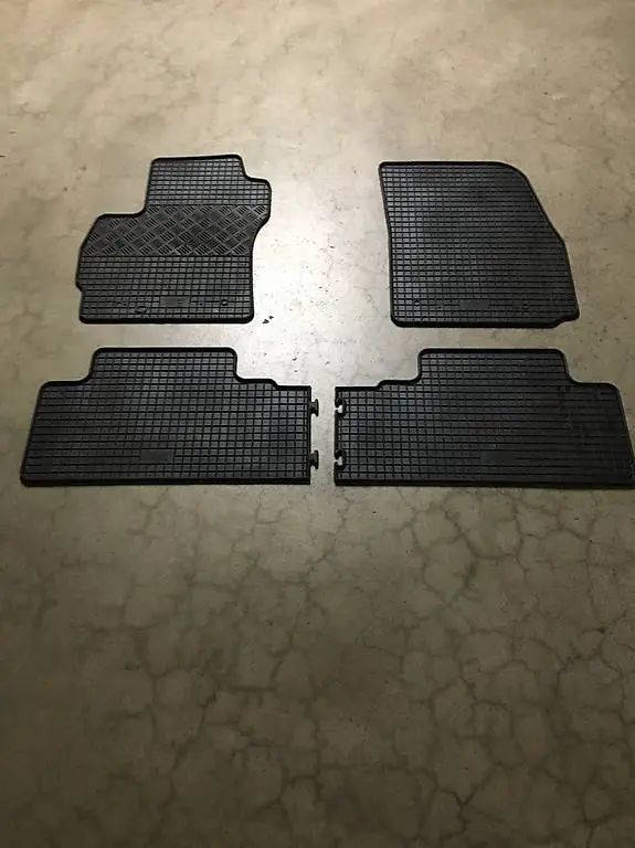 Gummi-Fussmatten für Mazda 5