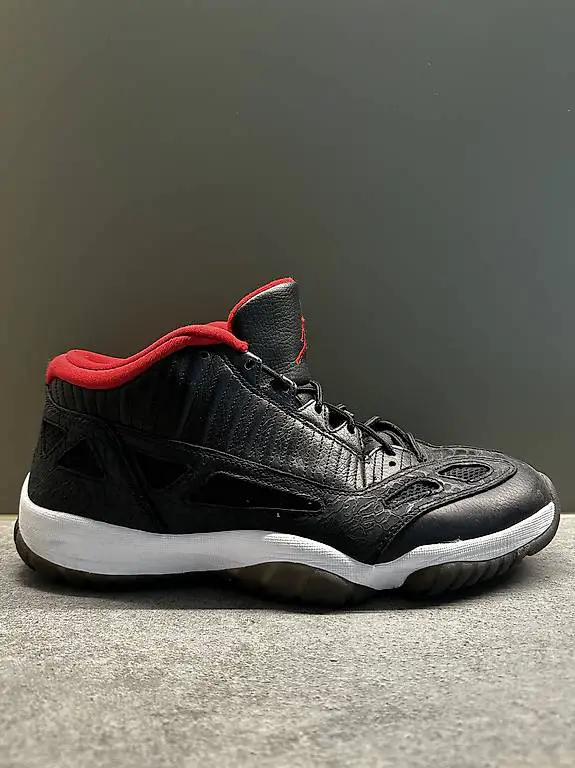 Air Jordan 11 low Retro US12/EU46