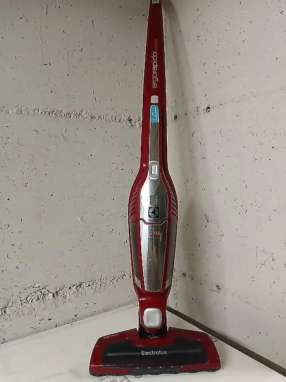 Aspirapolvere scopa elettr.ELECTROLUX, senza sacco, manca base