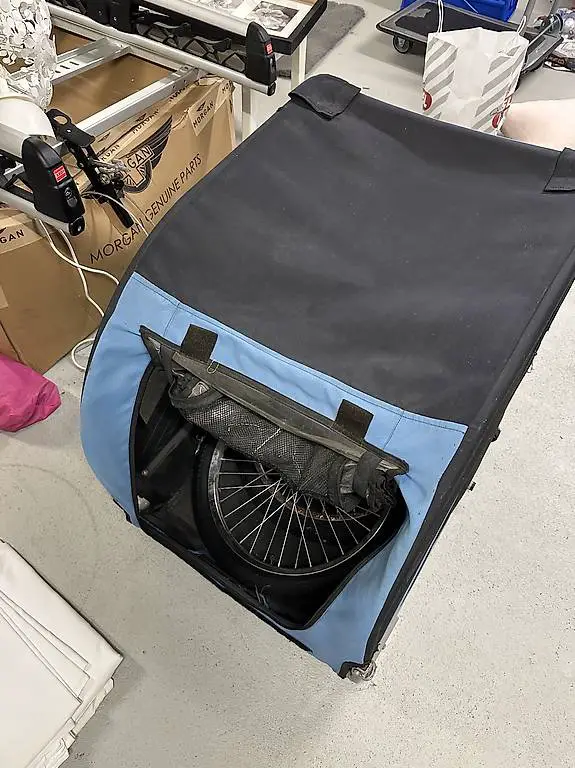 Hundeanhänger occasion zu verkaufen