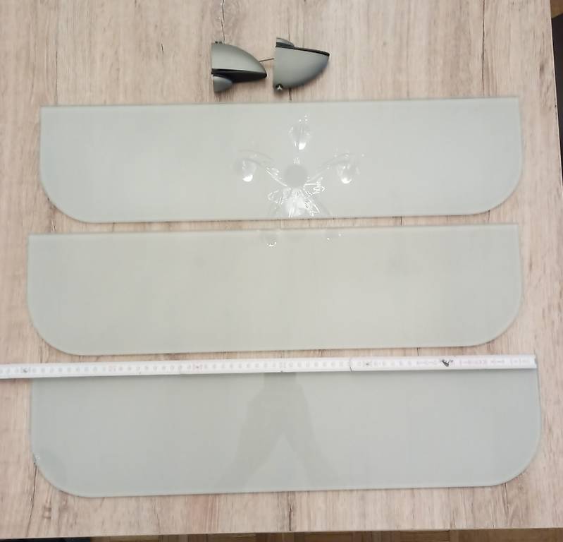 Glasregal zu verkaufen