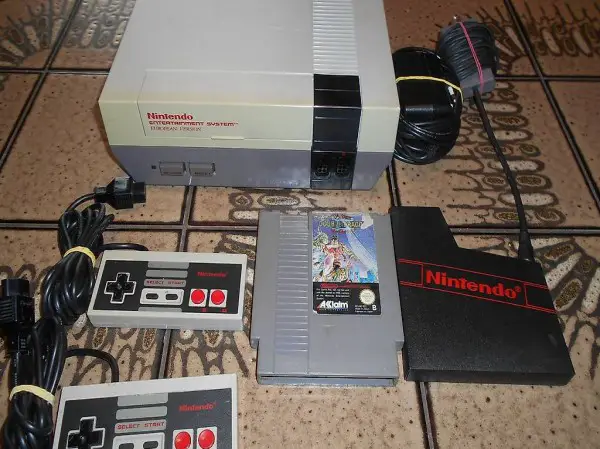  Nintendo NES Konsole mit Double Dragon II