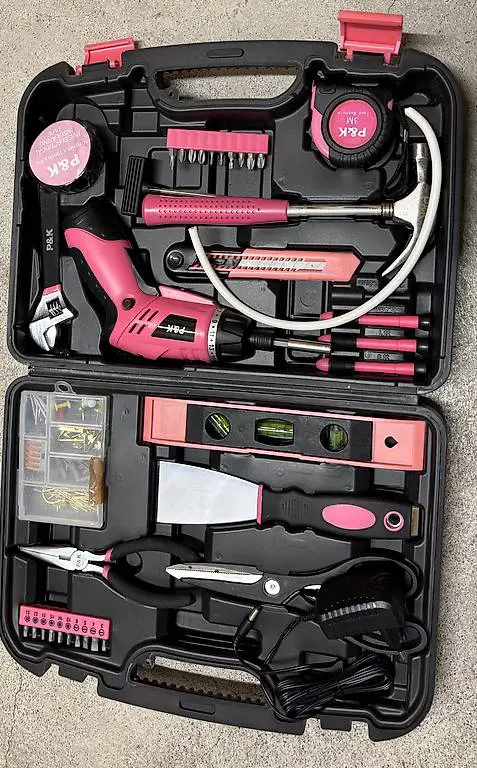 Werkzeugkasten P& K gratis abzugeben