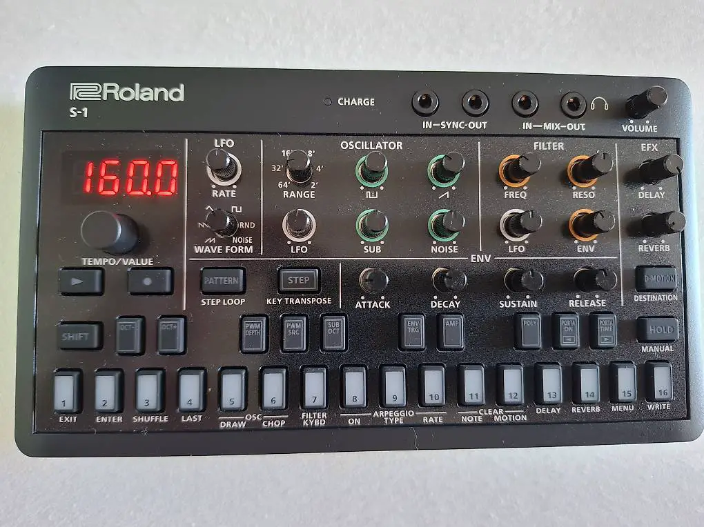 Roland Aira S-1 Synthesizer