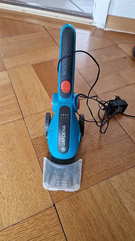 Gardena Akku Grasschere ComfortCut Set+