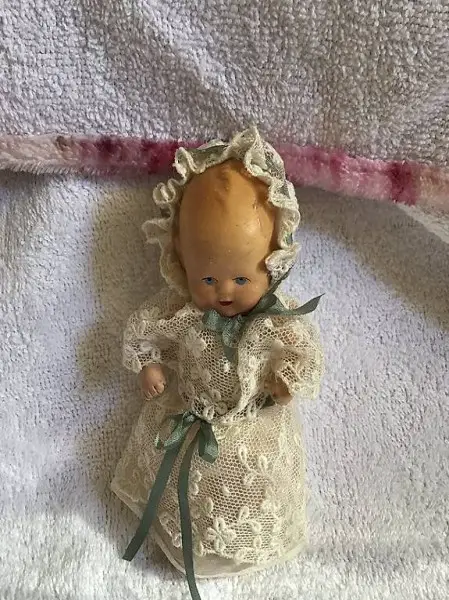  Hochstühlchen mit Baby